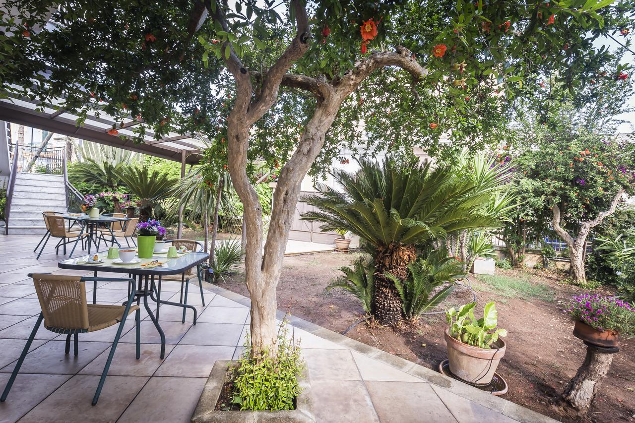 Bed and Breakfast Mandarinoarancio Алецио Экстерьер фото