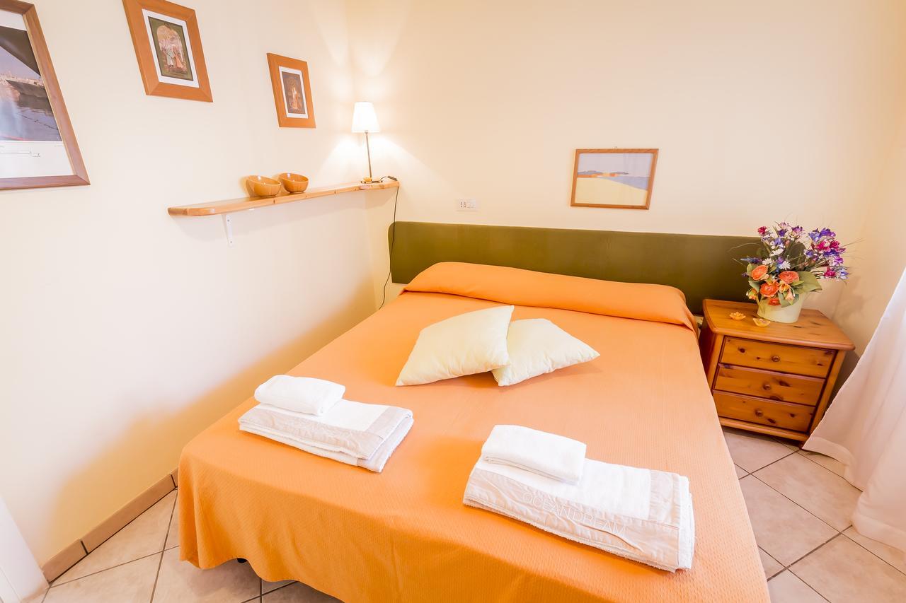 Bed and Breakfast Mandarinoarancio Алецио Экстерьер фото